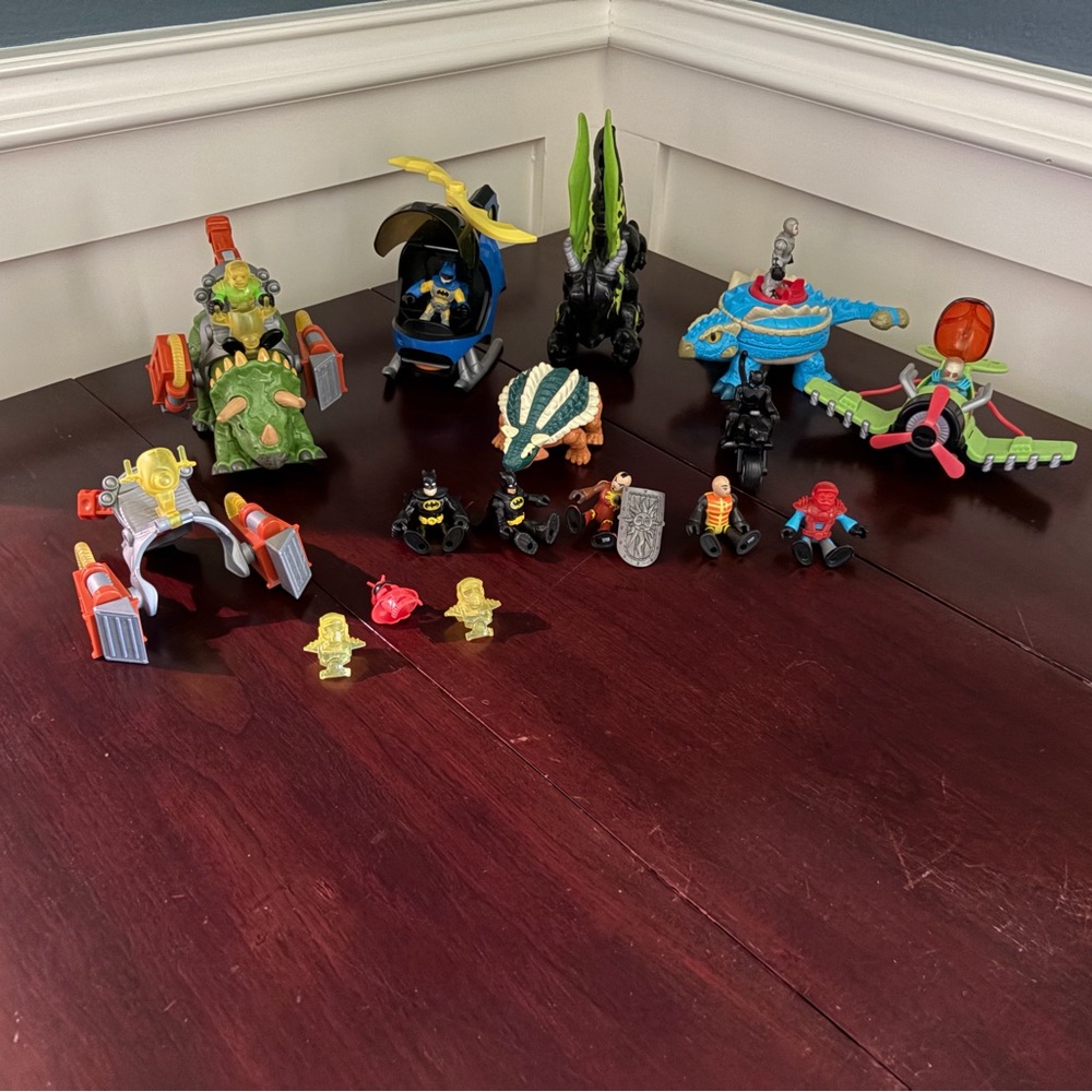 Imaginex bundle with 10 men/women figurines